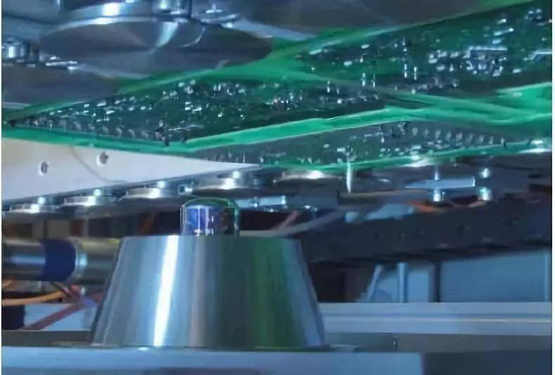 PCB焊接中波峰焊、回流焊區別與聯系